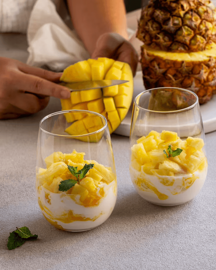 Mango-Pineapple-Smoothie-Bowl